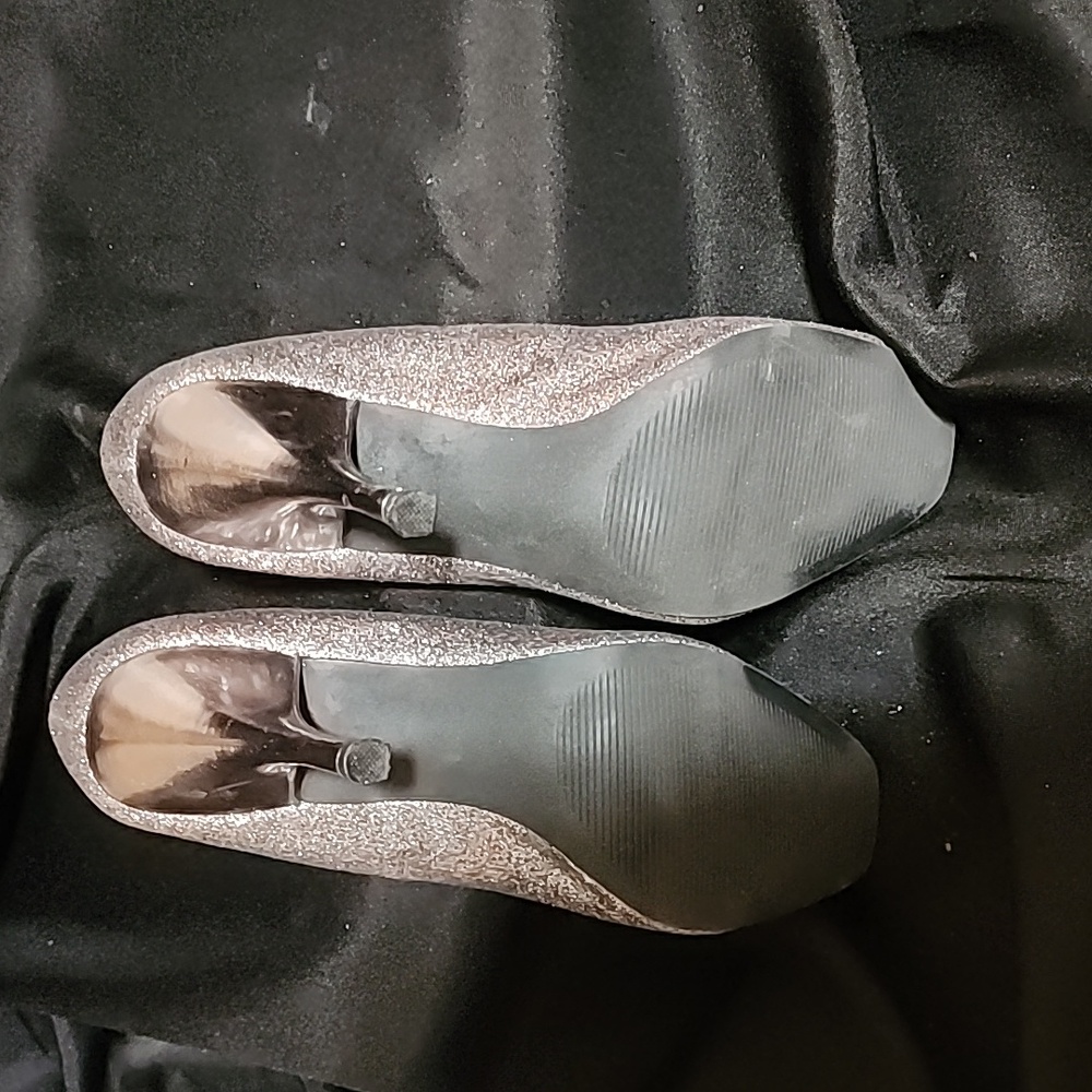 Shoes - Picture 5 of 5